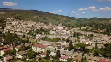 斯佩罗，意大利最美丽的小镇之一。 从空中俯瞰村庄
